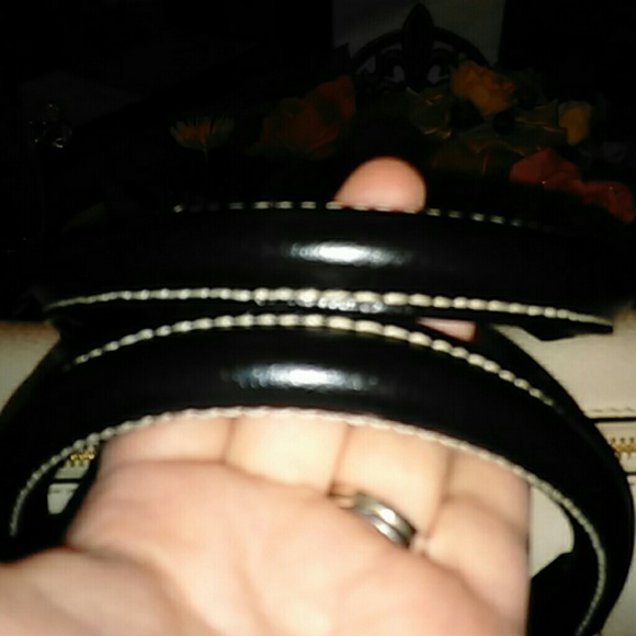 Kate Spade ♠ Wellesley Satchel - Picture 6 of 8